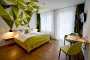 Busses Guesthouse in Freiburg - Busses Guesthouse Freiburg im Breisgau / Schwarzwald (Baden-Württemberg) -  Juniorsuite mit Terrasse