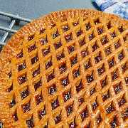 z.B. unsere Linzertorte
