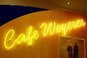 Cafe | Weyerer Cafe GmbH | München - Neon Schriftzug - Cafe | Weyerer Cafe GmbH | München