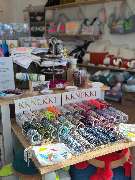 Canenya - Raumdesign für Kinder - Canenya - Raumdesign für Kinder Entdecke die große Auswahl an KKNEKKI Haarbändern in verschiedenen Farben – perfekt als Accessoire und Geschenkidee in Hamburg