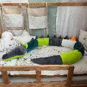 Canenya - Raumdesign für Kinder - Canenya - Raumdesign für Kinder Handgefertigte Bettschlange Drache in Grün und Grau, dekorativ und kuschelig für das Kinderzimmer in Hamburg