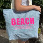 Canenya - Raumdesign für Kinder - Canenya - Raumdesign für Kinder Trendige Strandtasche mit pinkem Schriftzug, robust und modisch zugleich. Handmade Design aus Hamburg, vielseitig für Strand, Shopping oder Freizeit nutzbar. Geräumig, praktisch und ein bes