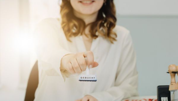 Commenta Treuhand Steuerberatungsgesellschaft mbH  …