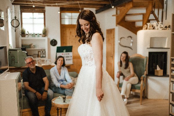 Creativ Schmiede - Brautmoden & Brautkleider - GAL …