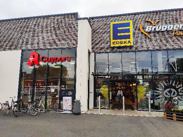 Cuypers Apotheke Antwerpener Platz - Aussenansicht …