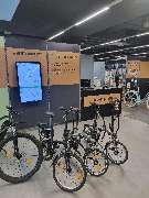 DECATHLON Berlin Alexanderplatz Fahrradgeschäft - GALLERY