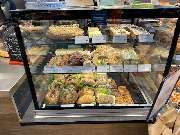 Denns BioMarkt Ingelheim am Rhein - Backtheke des Denns BioMarkt Ingelheim mit belegten Brötchen