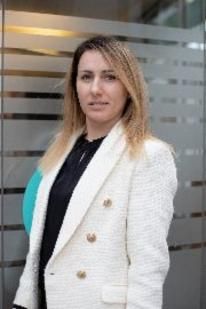 DEVK Versicherungen: Halime Redzepovic - GALLERY