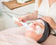 Die Schönheitsmanufaktur - Kosmetiksalon, Visagistin & Braut Stylistin - GALLERY