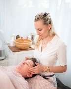 Die Schönheitsmanufaktur - Kosmetiksalon, Visagistin & Braut Stylistin - GALLERY