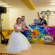 DJ auf Rügen, Hochzeitsfeier auf dem Rügenhof Putgarten, Kulturscheune mit DJ Fischer Spezial aus Stralsund. Mobile Disco mit Fotobox mieten.