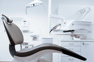 Dr. Holger Täuber Zahnarzt - GALLERY