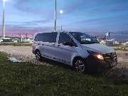 DT FAHRSERVICE & FLUGHAFENTRANSFER - Mercedes Vito am Flughafen 1 schön.jpg