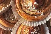 EDEKA Berndt in Hamburg Lockstedt - BÄCKEREI
Im Vorkassenbereich befindet sich eine Bäckerei, in der täglich frisch aufgebacken wird. Dort erhalten Sie eine wunderbare Auswahl an knusprigen Brötchen und Brezeln, frischen Baguettes, vielfältigen Brotsorten