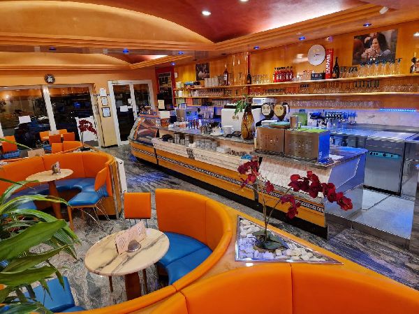 Eiscafe Venezia Roding - GALLERY