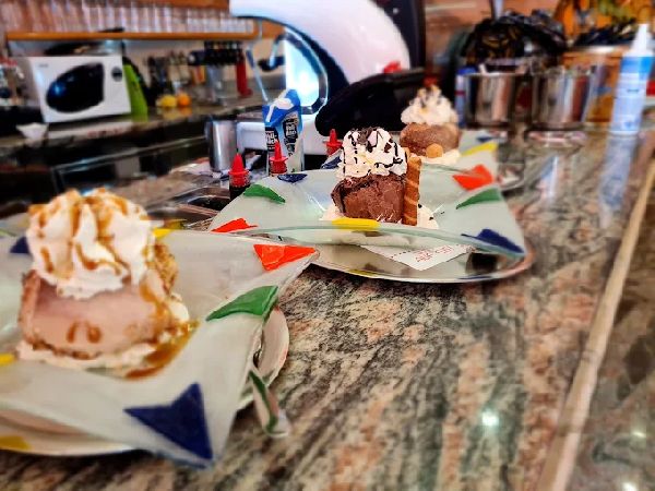 Eiscafe Venezia Roding - GALLERY