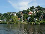 Elborthopädie - Ein wunderschöner Panoramablick auf den Stadtteil Blankenese in Hamburg. Die Elborthopädie befindet sich inmitten dieser idyllischen Umgebung und bietet unseren Patienten eine ruhige und erholsame Atmosphäre.