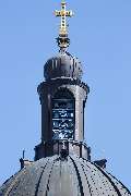 Evangelische Christuskirche - Evangelische Kirchengemeinde Mainz Innenstadt - Die Stadt Mainz spendete der Christuskirche nach dem Wiederaufbau im Jahr 1954 das Glockenspiel, das sich in der 80 Meter hohen Kuppel befindet. 25 verschieden große Stahlglocke