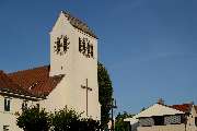 Evangelische Kirche Bieber - Evangelische Kirchengemeinde Offenbach/Main-Bieber - -	Ursprünglich „Lutherkirche Bieber“. Der Name „Lutherkirche“ ist vorne am Gebäude eingemeißelt. Aufgrund der zwei Lutherkirchen in Offenbach wird dieser Name jedoch nur noc