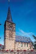 Evangelische Kirche Budberg - Evangelische Kirchengemeinde Budberg - Die Ev. Kirche in Budberg ist eine der ältesten romanischen Saalkirchen am Niederrhein. Im 9. oder 10. Jahrhundert erbaut, erfuhr sie im 15. Jahrhundert größere Umbauten im gotischen Sti