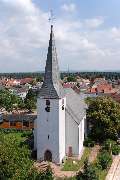 Evangelische Kirche Eschollbrücken - Evangelische Kirchengemeinde Eschollbrücken - Das heutige Kirchengebäude der Evangelischen Kirche Eschollbrücken wurde im Jahr 1728 eingeweiht. Die Orgel ist eines der wenigen erhaltenen Exemplare des Darmstädter Orgel