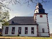 Evangelische Kirche Freiensteinau - Evangelische Kirchengemeinde Freiensteinau - Unser Kirchenschiff wurde in der Zeit zwischen 1721 und 1724 neu erbaut. Die Pläne hierfür stammen von dem Hanauer Baumeister Johannes Daniel Stark. Unser Kirchenschiff ist e