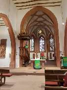 Evangelische Stadtkirche Groß-Umstadt - Evangelische Kirchengemeinde Groß-Umstadt - In der Sakristei und im Chor finden sich Reste von Wandmalereien aus der Bauszeit. Reste von Chorgestühlen der Familien Wambolt und Ganß.