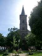 Evangelische Stadtkirche Grünberg - Evangelische Kirchengemeinde Grünberg - Der Turm der Stadtkirche Grünberg hat eine Höhe von 53,10 m. In ihm hängen 28 m über dem Kirchplatz 3 Glocken.