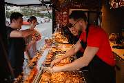 Extrawurst Montabaur - Ein Blick in die Extrawurst Filiale von der Seite.