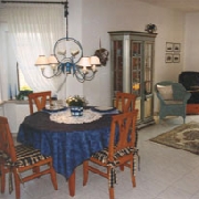 Ferienhaus A - Wohnen - Ferienhausvermietung 