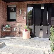 Ferienwohnung Emsdetten Stadtrandlage, Sackgasse, mit öffentlichen Parkplätzen 5 Min. bis im Wald Brook, dennoch zentrale Lage zu Autobahnen und Industriegebieten. Mehrere Supermärkte in der Nähe.