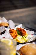 Fishbar | Originale Hamburger Fischbrötchen an den Landungsbrücken - GALLERY