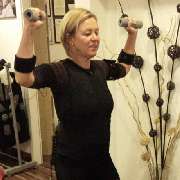 Danni ist hochkonzentriert für maximale Erfolge beim EMS Training - formwerk Richard Reinke, Berlin