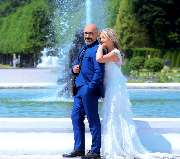 Fotograf Malik Özipek - Brautpaar im Schlosspark am Brunnen
