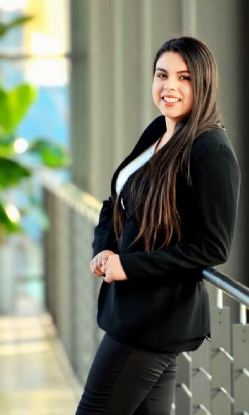 Fotograf Malik Özipek - Business-Mitarbeiterin am  …