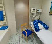 Frauenklinik, Geburtsklinik - Harlaching, München Klinik - Badezimmer, wo Schwangere ein Entspannungsbad nehmen können.