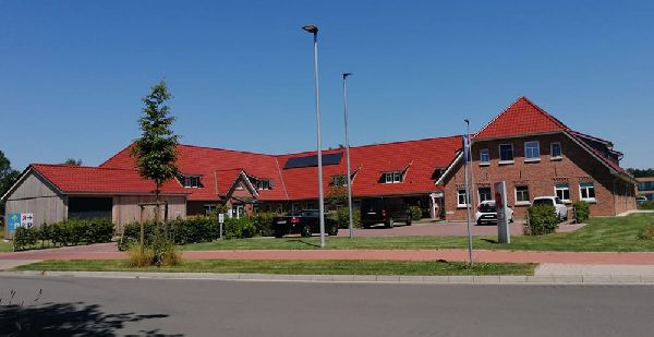 Friesen-Apotheke-Schirum - Aussenansicht der Fries …