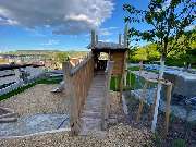 Fröbel-Kindergarten Wangener Höhe - FRÖBEL-Kindergarten Wangener Höhe in Stuttgart, Außenansicht, FRÖBEL-Logo, © 2021 FRÖBEL e.V. Alle Rechte vorbehalten