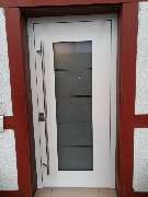 Fütterer Fenster & Türen GmbH - Aluminiumhaustür8_Außenansicht.jpg