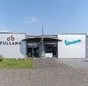 Vespa Showroom Außenansicht Fulland Vespa Store by Vespa-Store GmbH