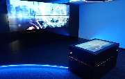 Garamantis GmbH - Showroom Gestaltung mit blauem Licht