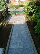 Garten-, Landschaftsbau & Containerservice Jarocki - Eingangsbereich Naturstein