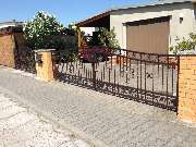 Garten- & Landschaftsbau Zossen Sven Rattarius - Schmiedeeiserne Zanunanlage,Tor mit Elektroantrieb