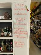 Geschlossene Gesellschaft - Geschlossene Gesellschaft präsentiert ein handgeschriebenes Menü mit Rote-Bete-Suppe, Entenbrust und weiteren Gängen für ein kulinarisches Erlebnis in Hamburg.