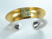 Gisela Nicolaysen Goldschmiede-Meisterin - Armreif Silber mit Beryll