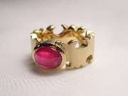 Gisela Nicolaysen Goldschmiede-Meisterin - Gelbgoldring mit Rubin