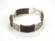 Gisela Nicolaysen Goldschmiede-Meisterin - Lederarmband mit Silberteilen und -schließe