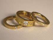 Gisela Nicolaysen Goldschmiede-Meisterin - Ringe Gelbgold mit Brillanten und Diamante