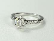 Gisela Nicolaysen Goldschmiede-Meisterin - Weißgoldring mit Brillantbesatz