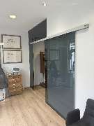 Glas Deuschl - Glasschiebetüre in Bürotrennwand.JPEG